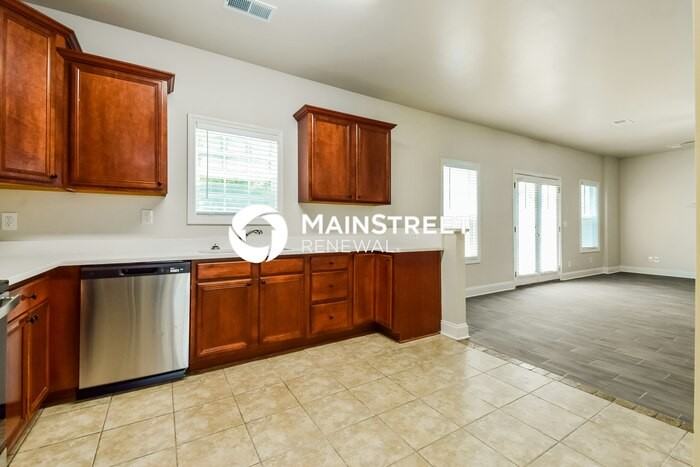 111 Iverson Pl - Photo 7 of 18