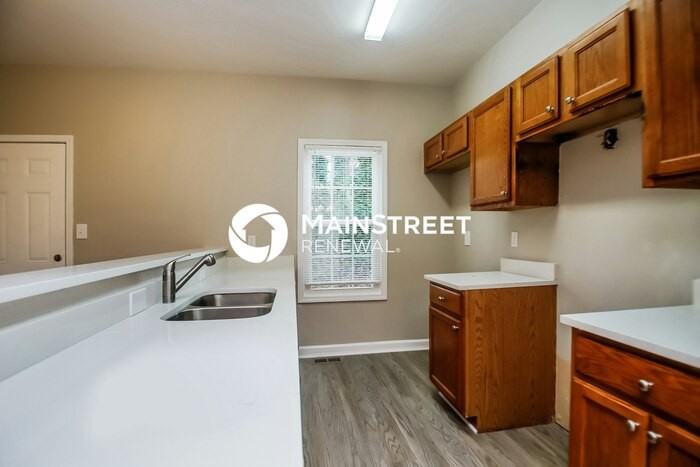 2412 Lakewood Ave Sw - Photo 5 of 17