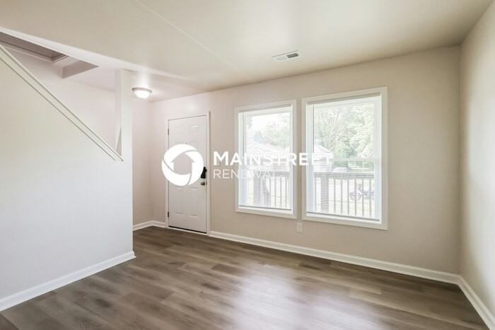 2541 Rowan St - Photo 4 of 18