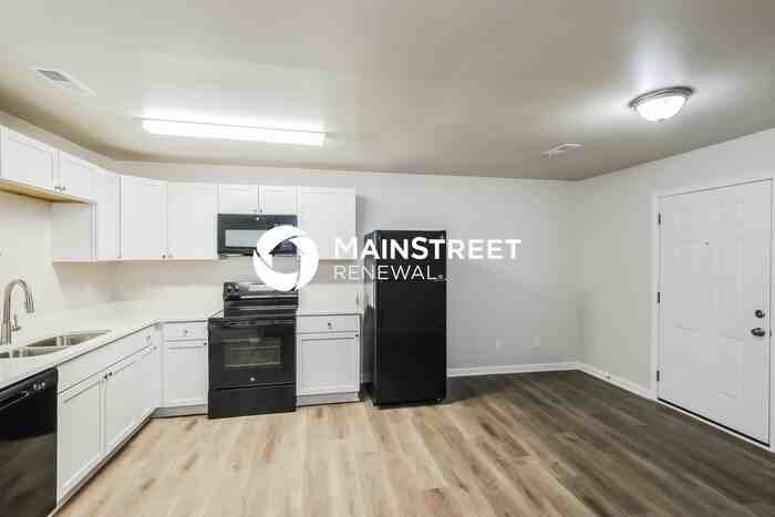 2541 Rowan St - Photo 7 of 18