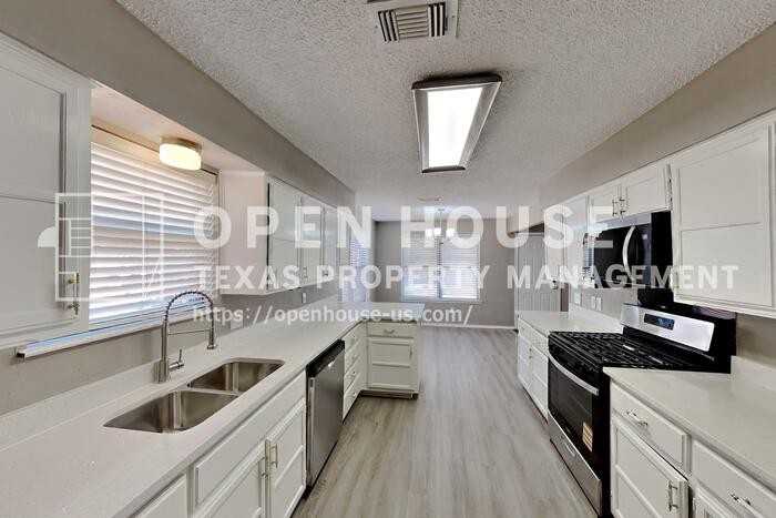 1562 Tiffany Forest Ln - Photo 6 of 21