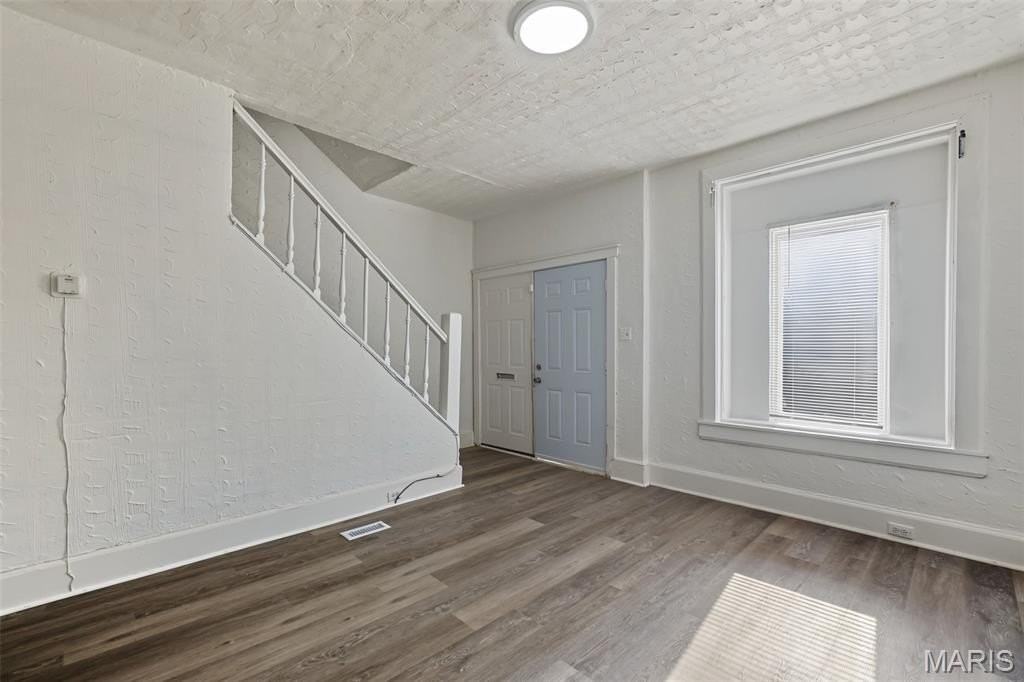 2703 N Spring Ave - Photo 5 of 20