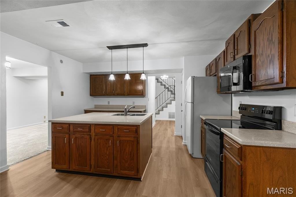 307 Britanna Dr - Photo 6 of 31