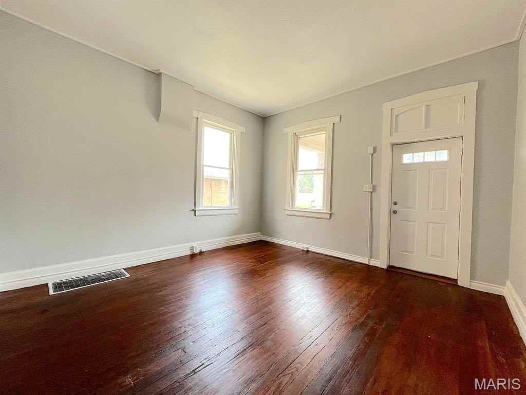 1825 W 15th Street - Photo 2 of 10