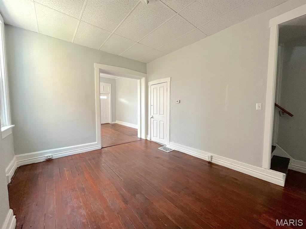 1825 W 15th Street - Photo 4 of 10