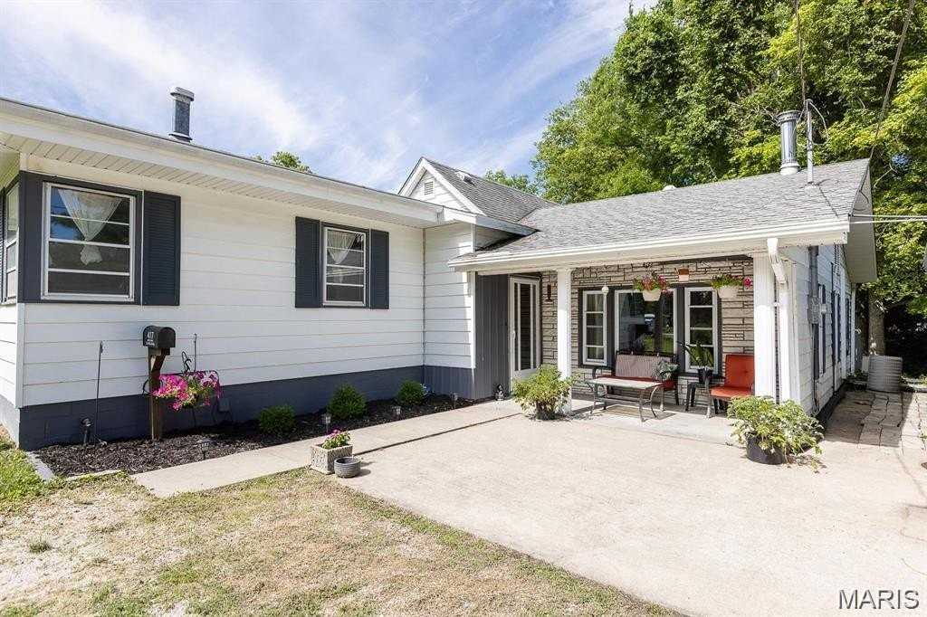 417 N John St - Photo 2 of 24