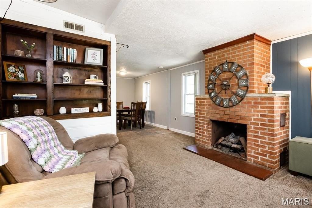 417 N John St - Photo 3 of 24