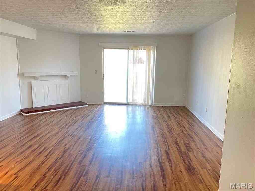 601 White Oak Dr #1 - Photo 3 of 12