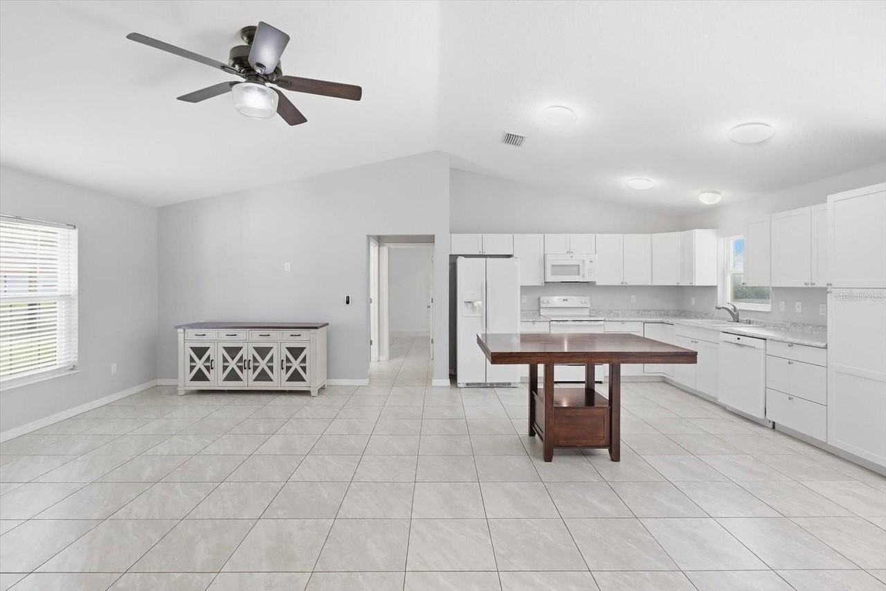8372 Se 156th St - Photo 3 of 28