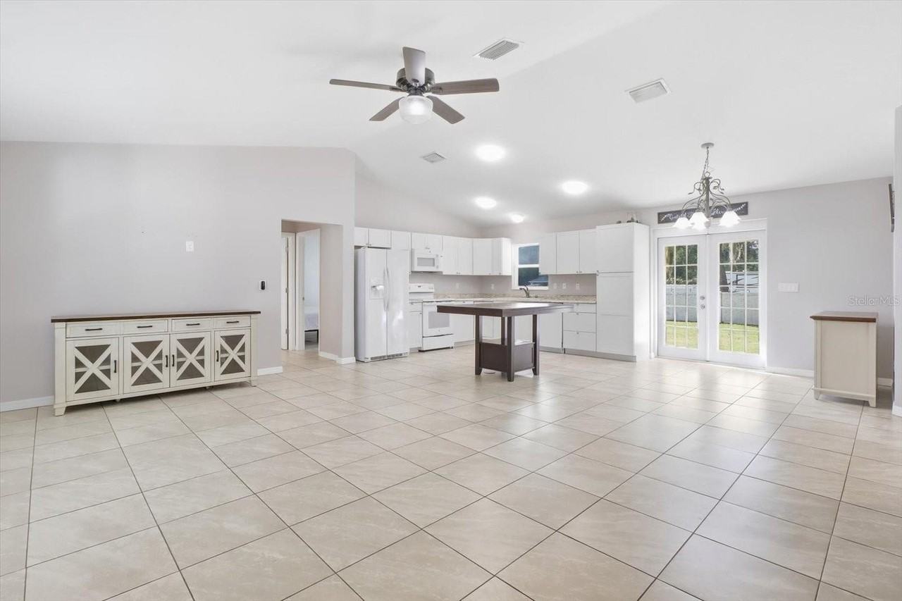 8372 Se 156th St - Photo 4 of 28