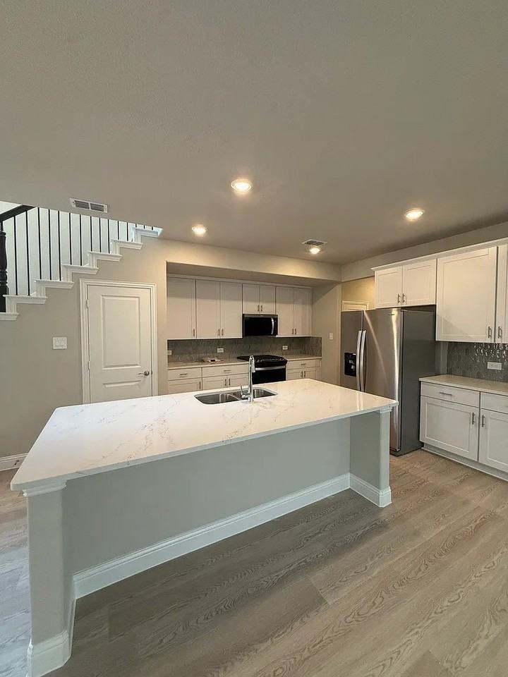 2653 Amistad Ln - Photo 2 of 12