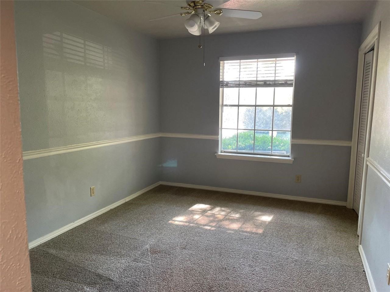 1112 Joanna Cir - Photo 3 of 7