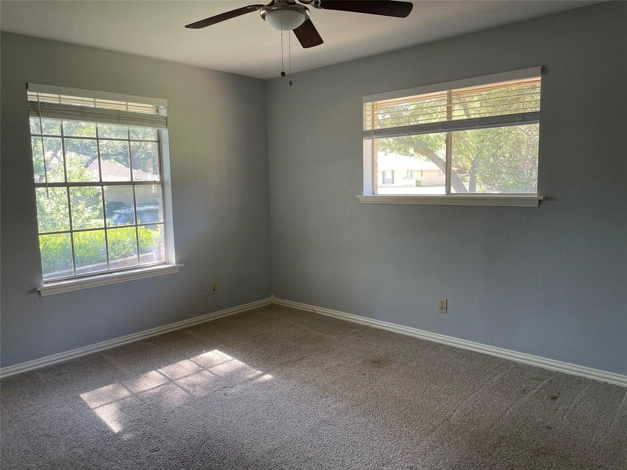 1112 Joanna Cir - Photo 4 of 7