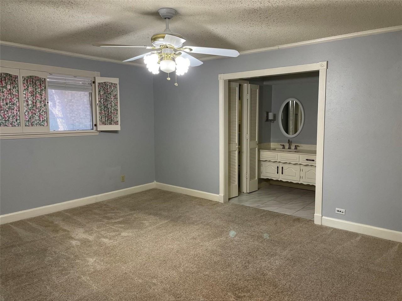 1112 Joanna Cir - Photo 5 of 7