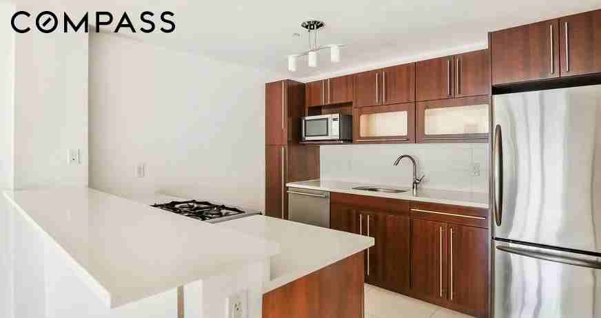 302 2nd St #3F
