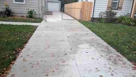 1305 Bauman Ave - Photo 4 of 22
