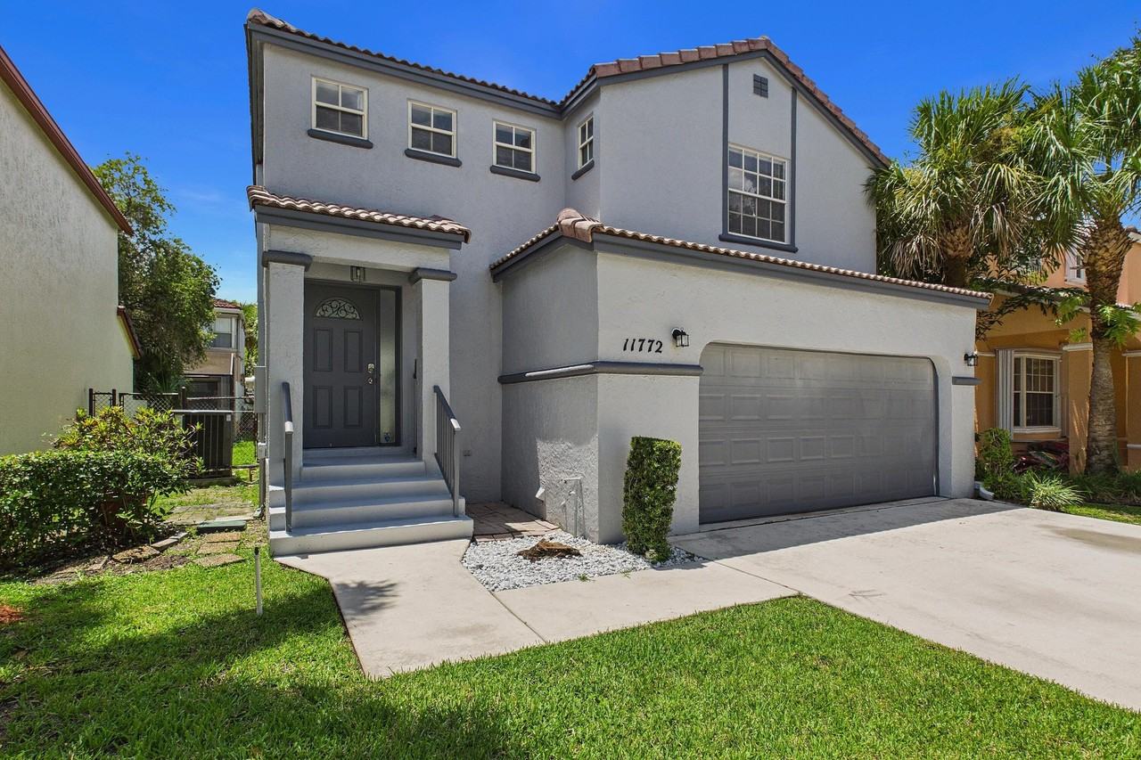 11772 Nw 1st St - Photo 5 of 45