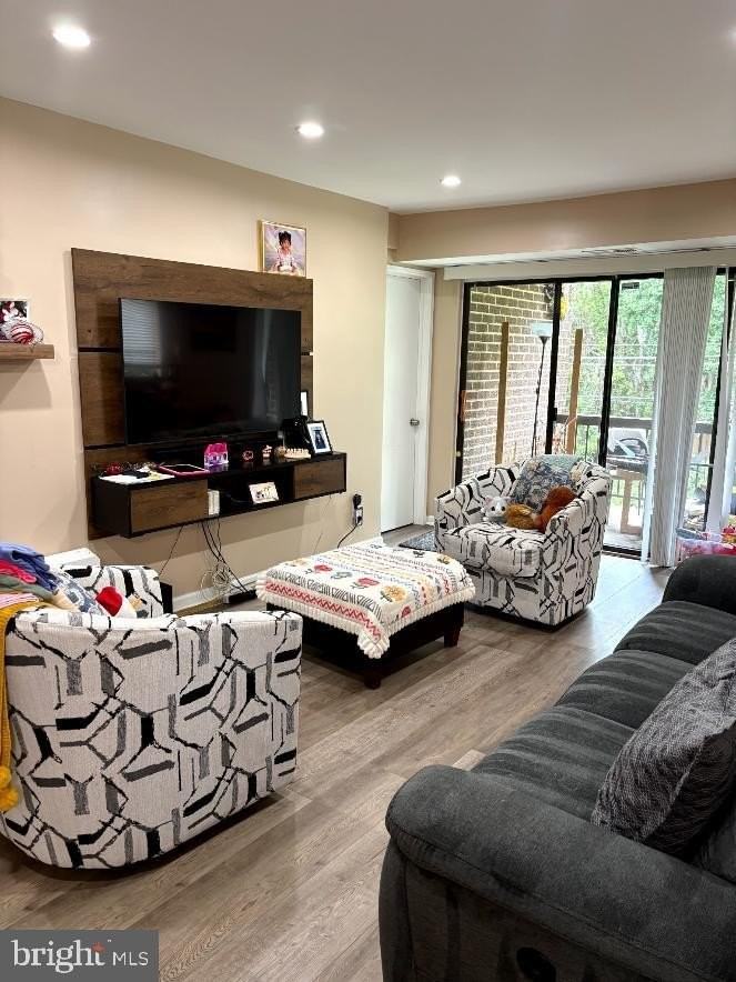 11226 Cherry Hill Rd - Photo 4 of 19