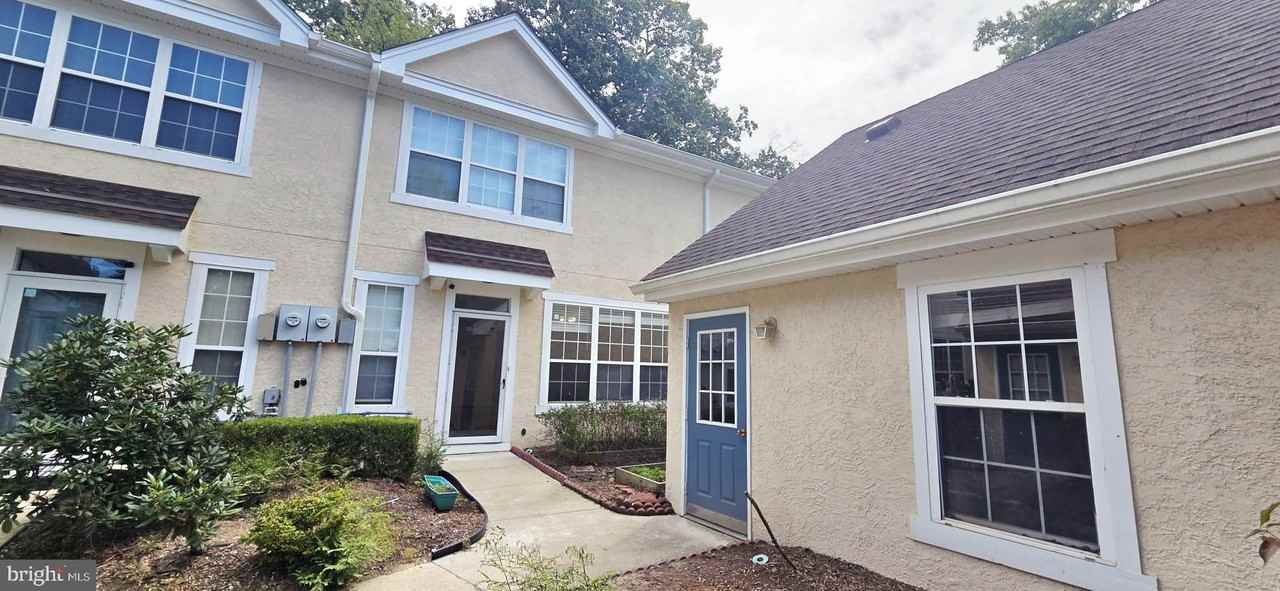 75 Ashford Dr - Photo 2 of 19