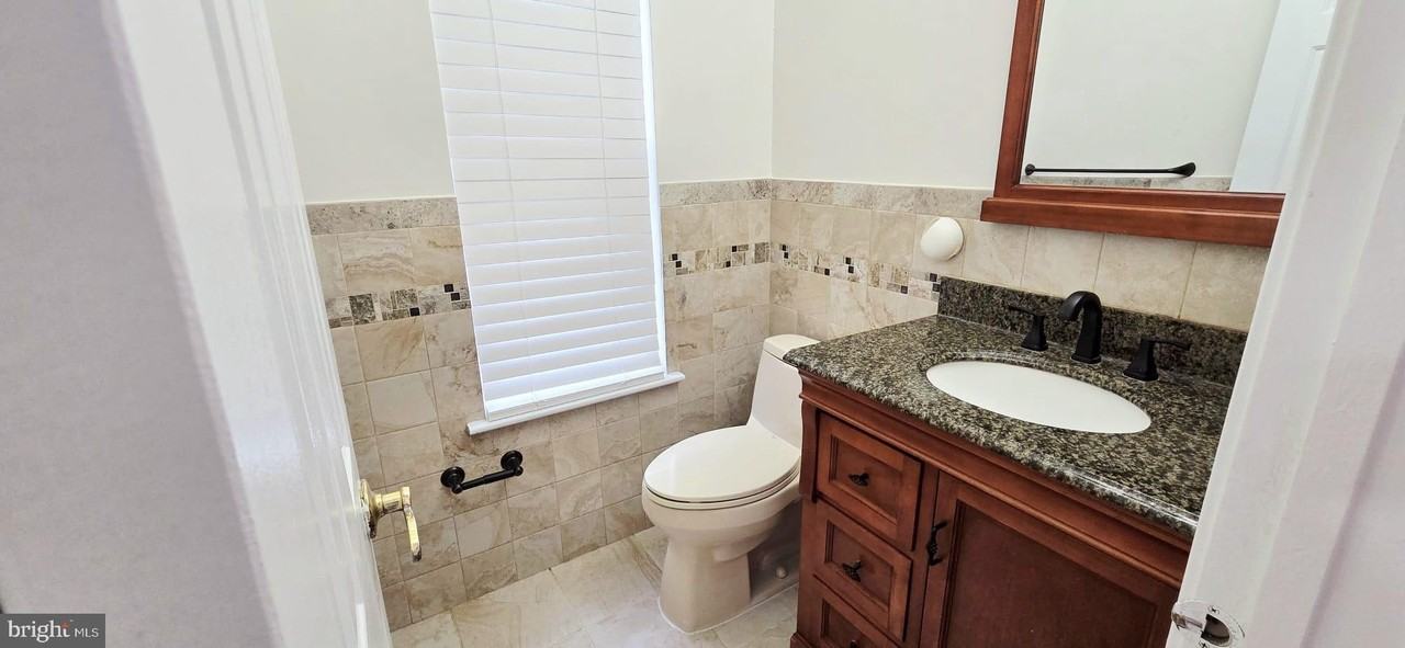 75 Ashford Dr - Photo 4 of 19