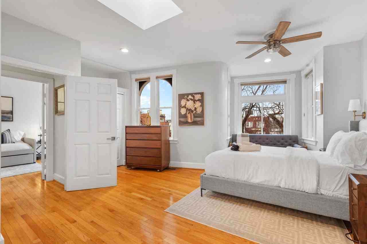 1425 New Jersey Avenue Northwest - Photo 7 of 28