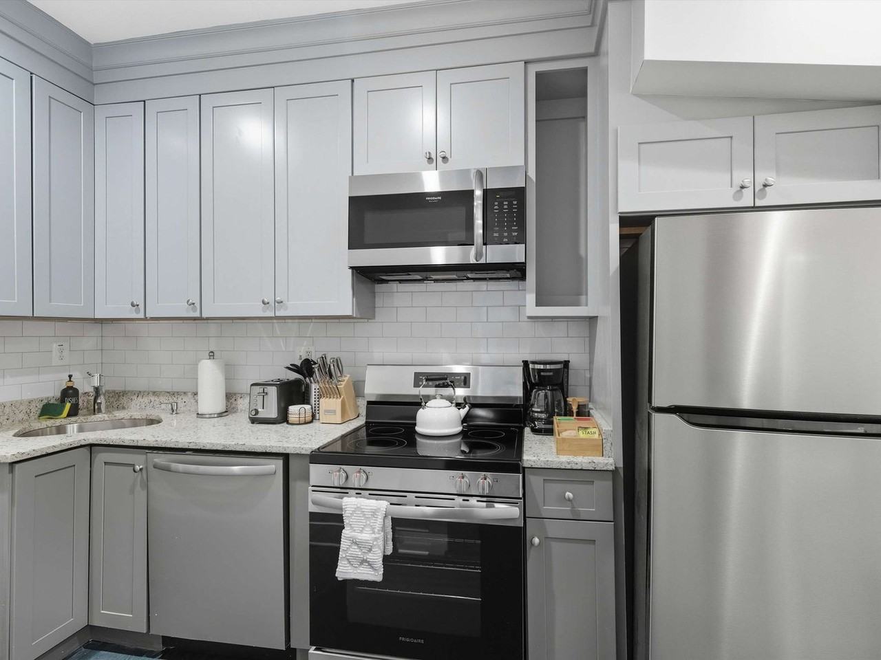 1200 Kennedy St Nw #1633295P - Photo 7 of 13