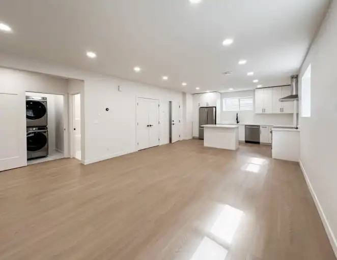 12342 131 St Nw #12342 - Photo 2 of 26