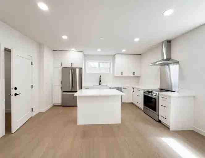 12342 131 St Nw #12342 - Photo 4 of 26
