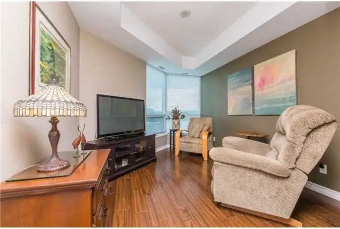 37 Ellen St #401 - Photo 6 of 19