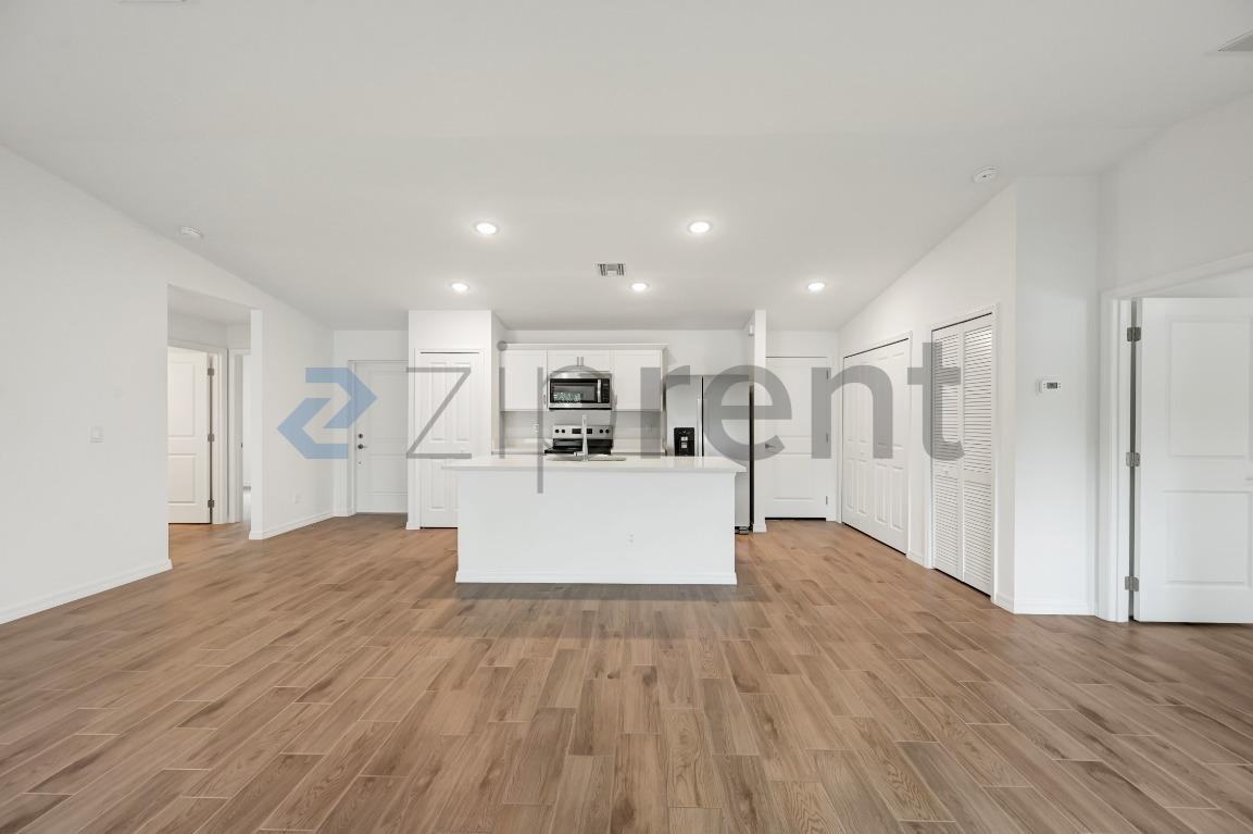 2324 Nw 25th St - Photo 6 of 34