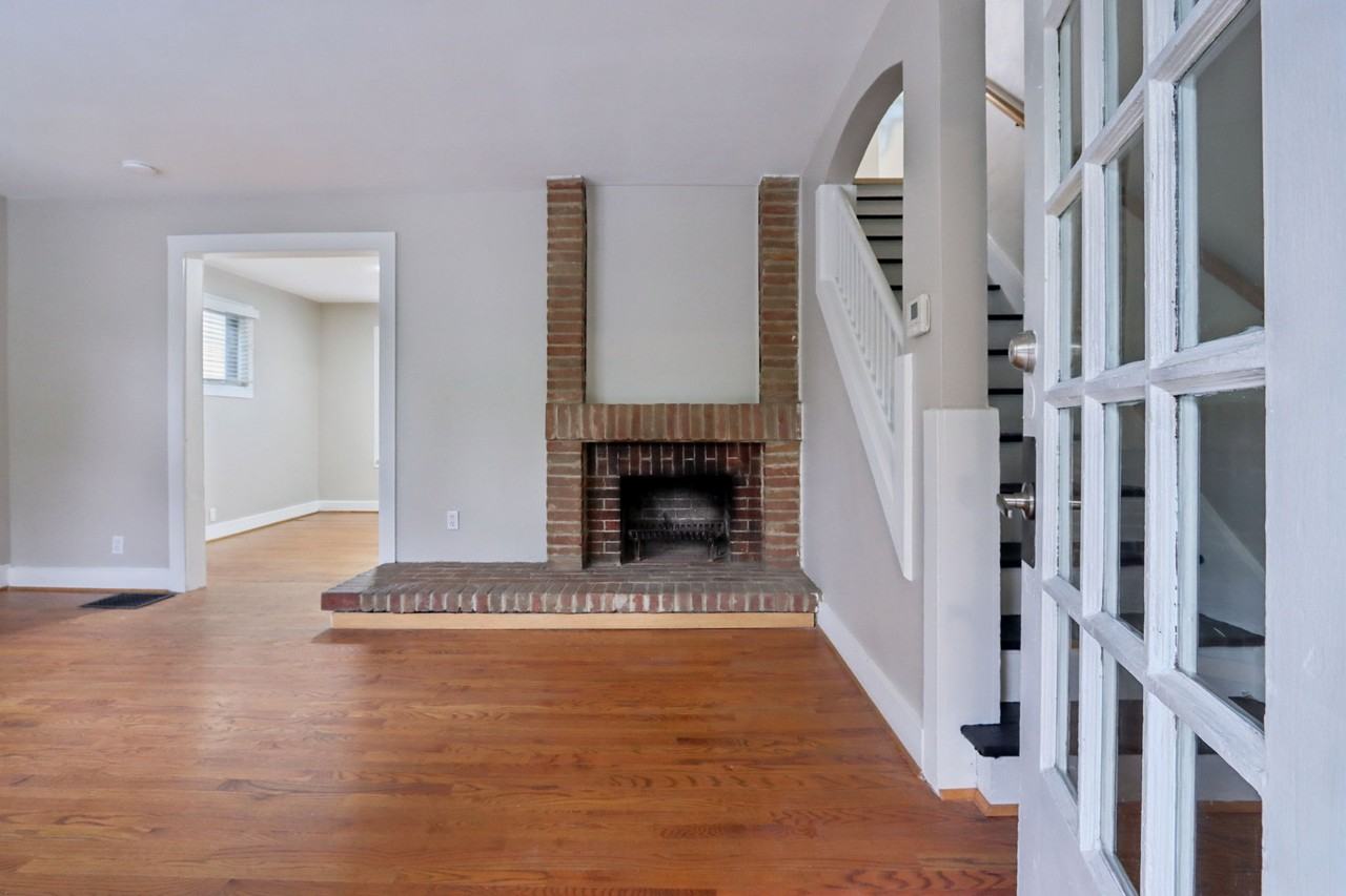 827 Northwest Blvd #827 - Photo 4 of 31