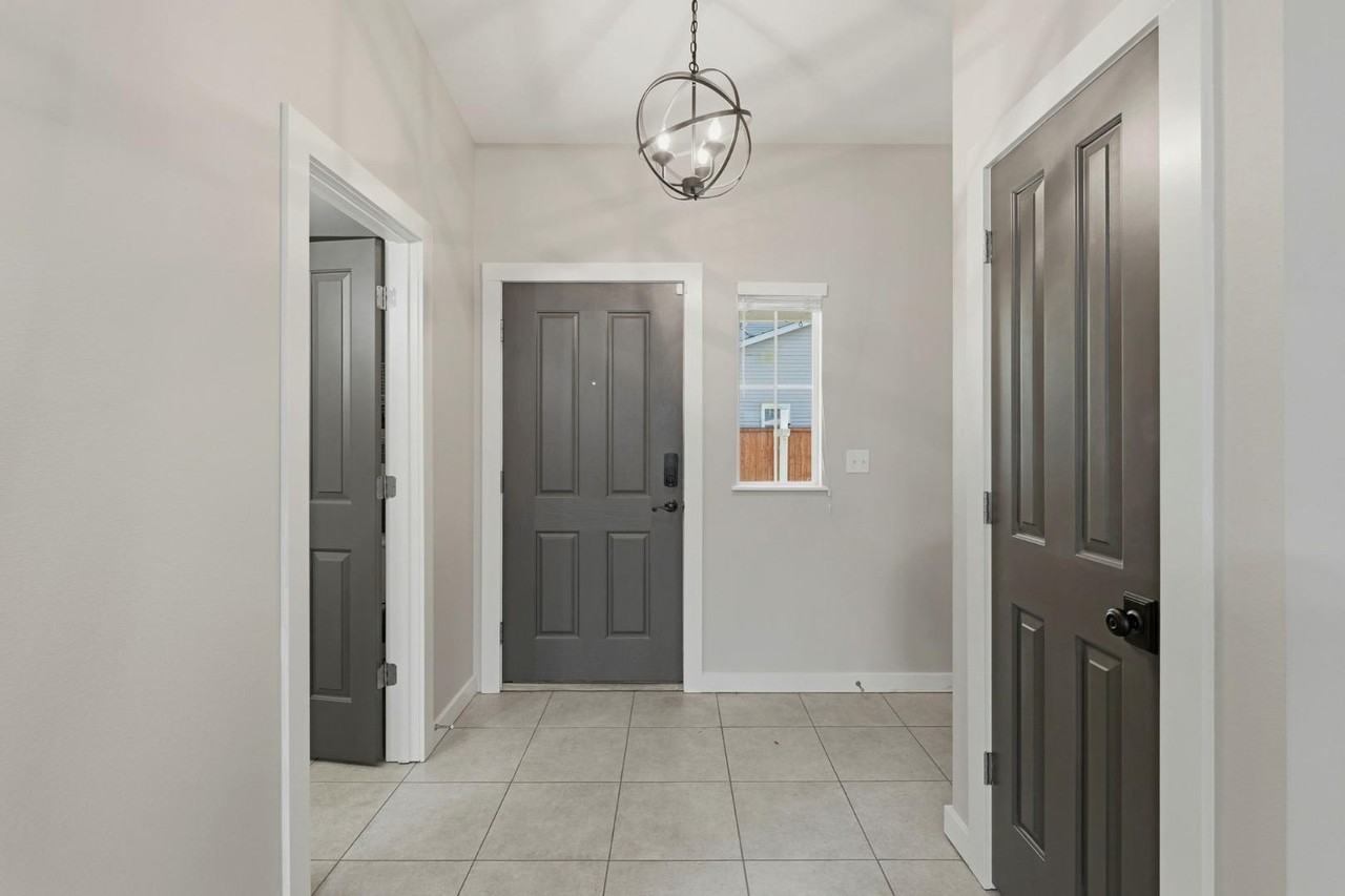 24114 Se 281st St - Photo 5 of 11