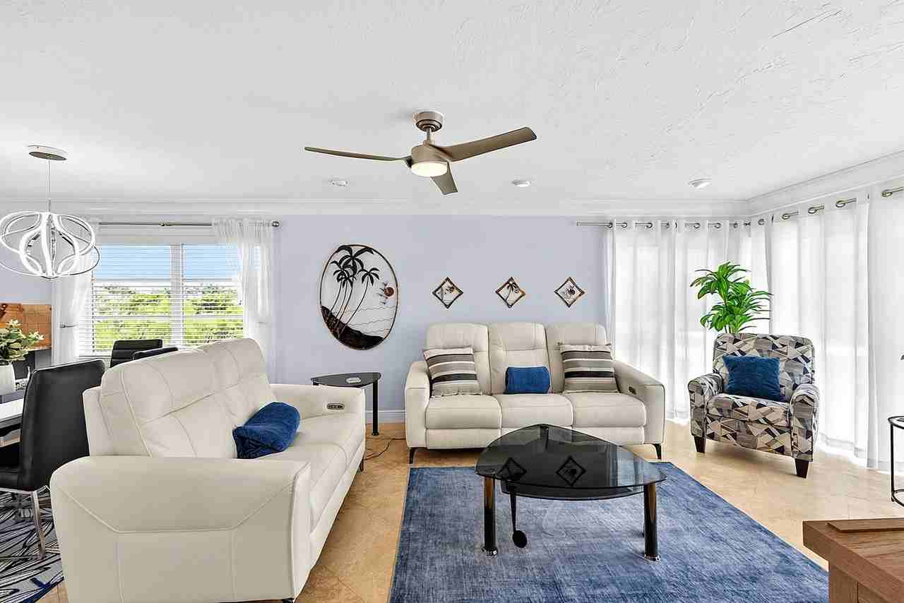 877 Siesta Key Cir #1613536P - Photo 4 of 34