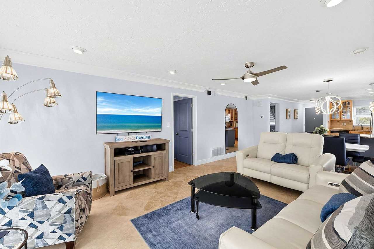 877 Siesta Key Cir #1613536P - Photo 6 of 34