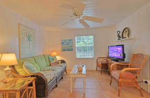 featured image of 5302 Avenida Navarra