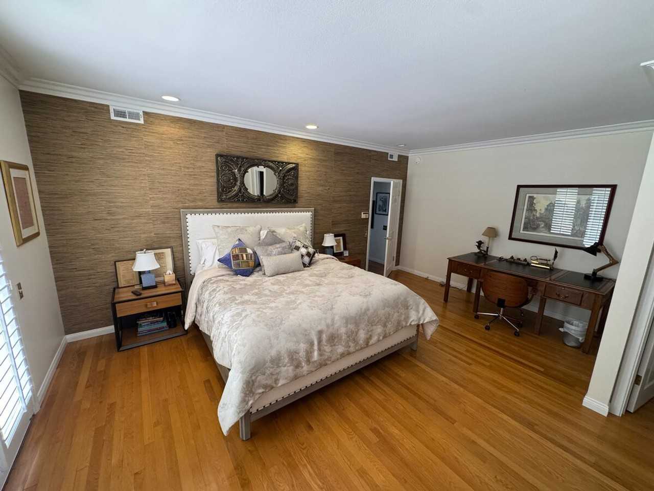 130 Meadows Ln #1621193P - Photo 5 of 36