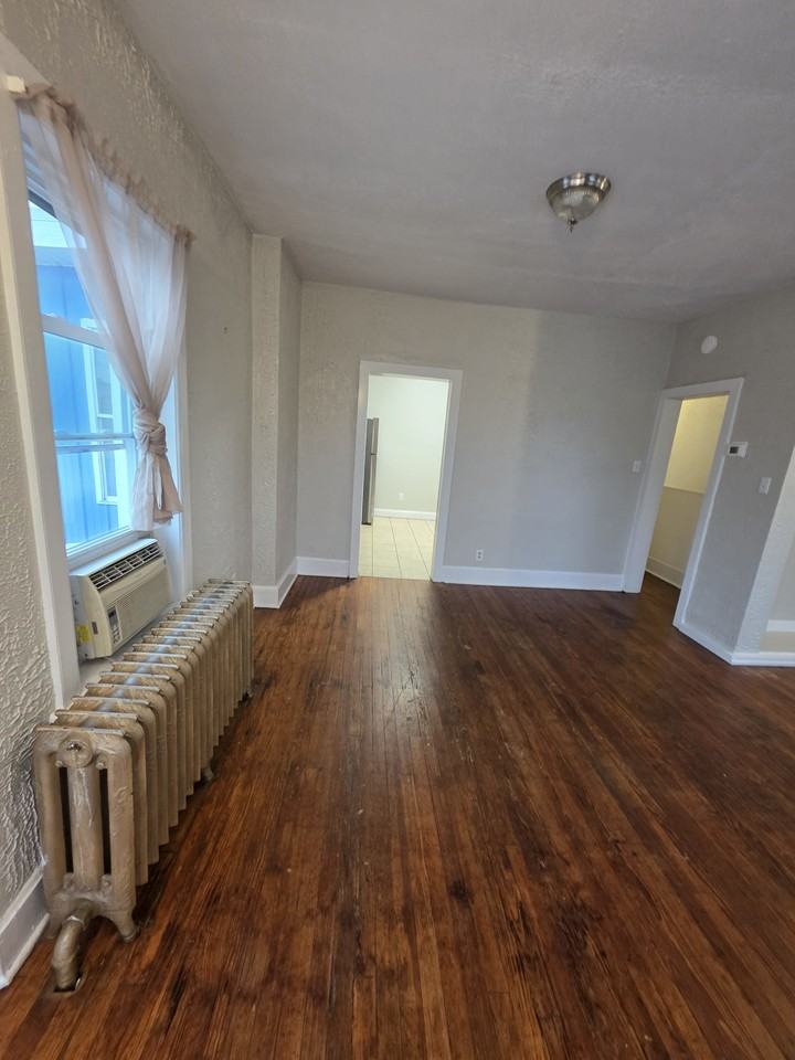28 North Queen Street #2 - Photo 2 of 14
