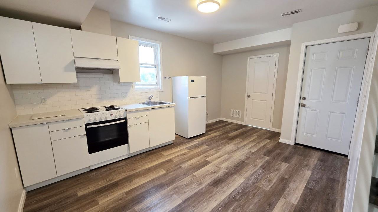 44 Front Street South #3 - Photo 2 of 10