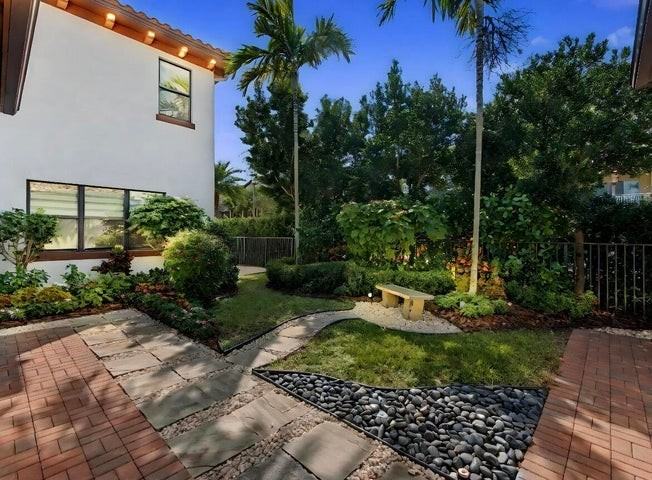 8125 Hobbes Way - Photo 3 of 8
