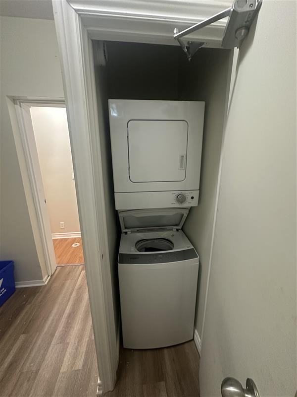 Dundas West Apartment - Photo 5 of 6