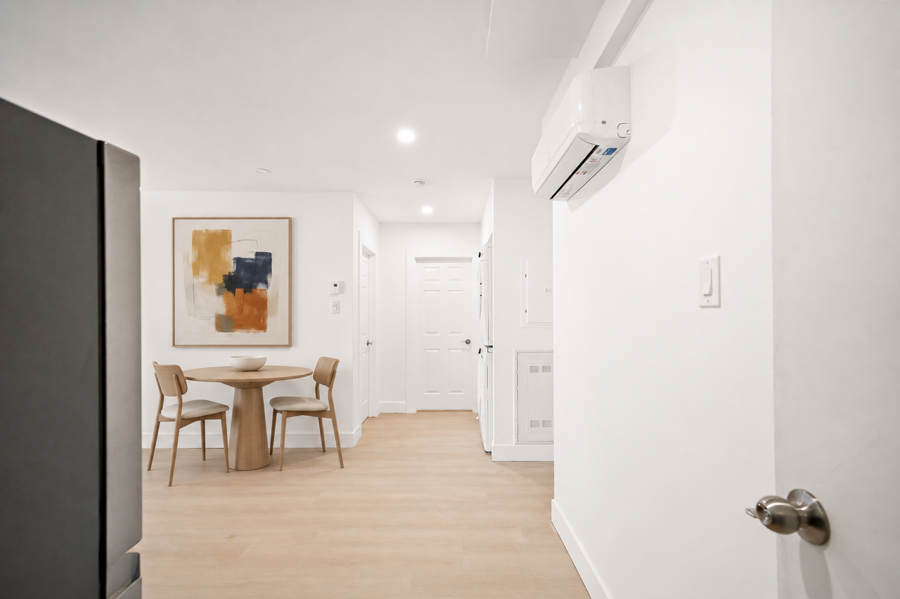 6434 25e Avenue #102 - Photo 4 of 11