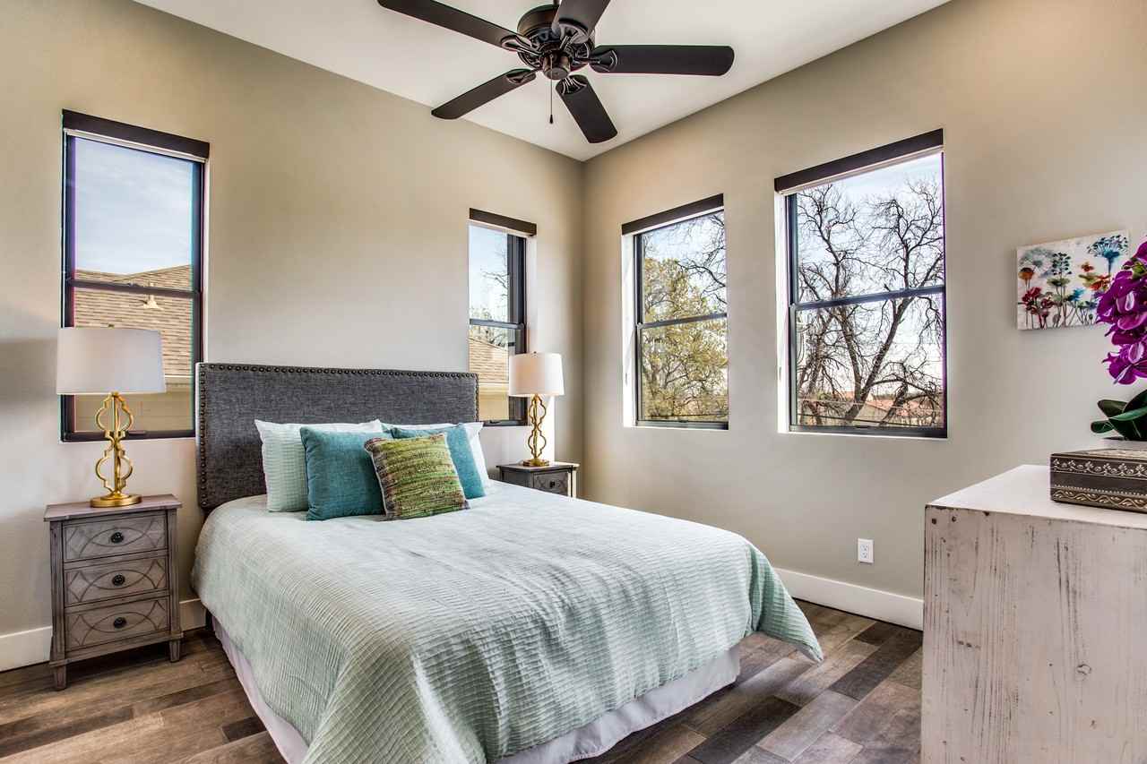 2724 W Devitt St - Photo 4 of 26