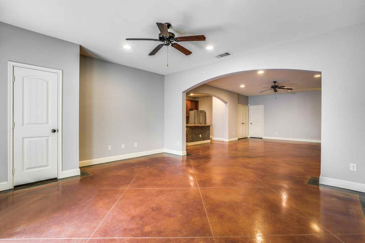 2710 Lubbock Ave #2710 - Photo 5 of 19