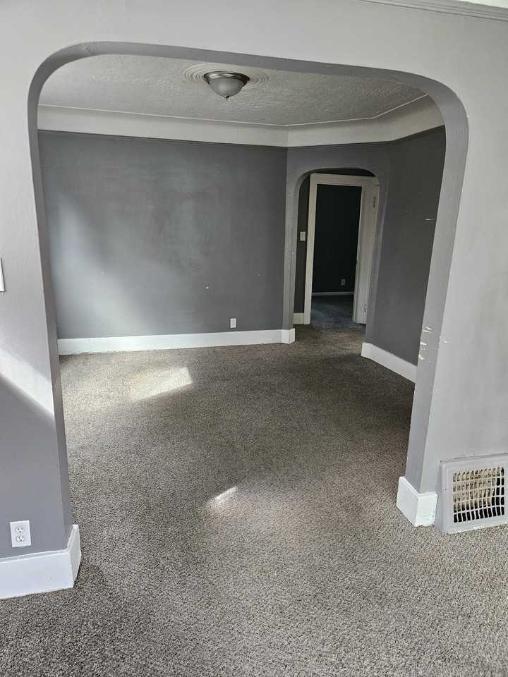 14859 Washburn St - Photo 3 of 18