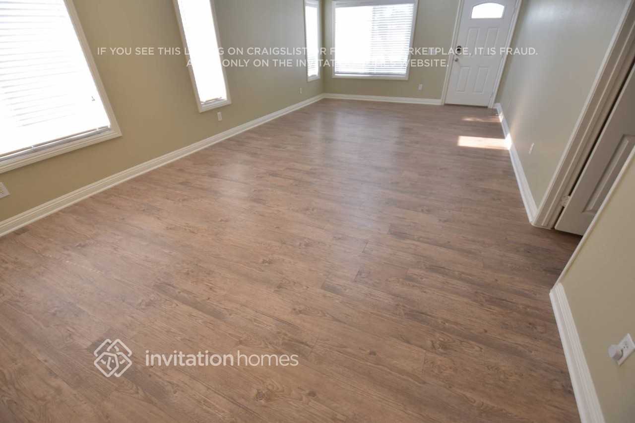 22902 Timber Ln - Photo 2 of 11