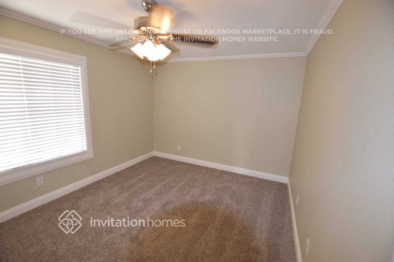 22902 Timber Ln - Photo 6 of 11