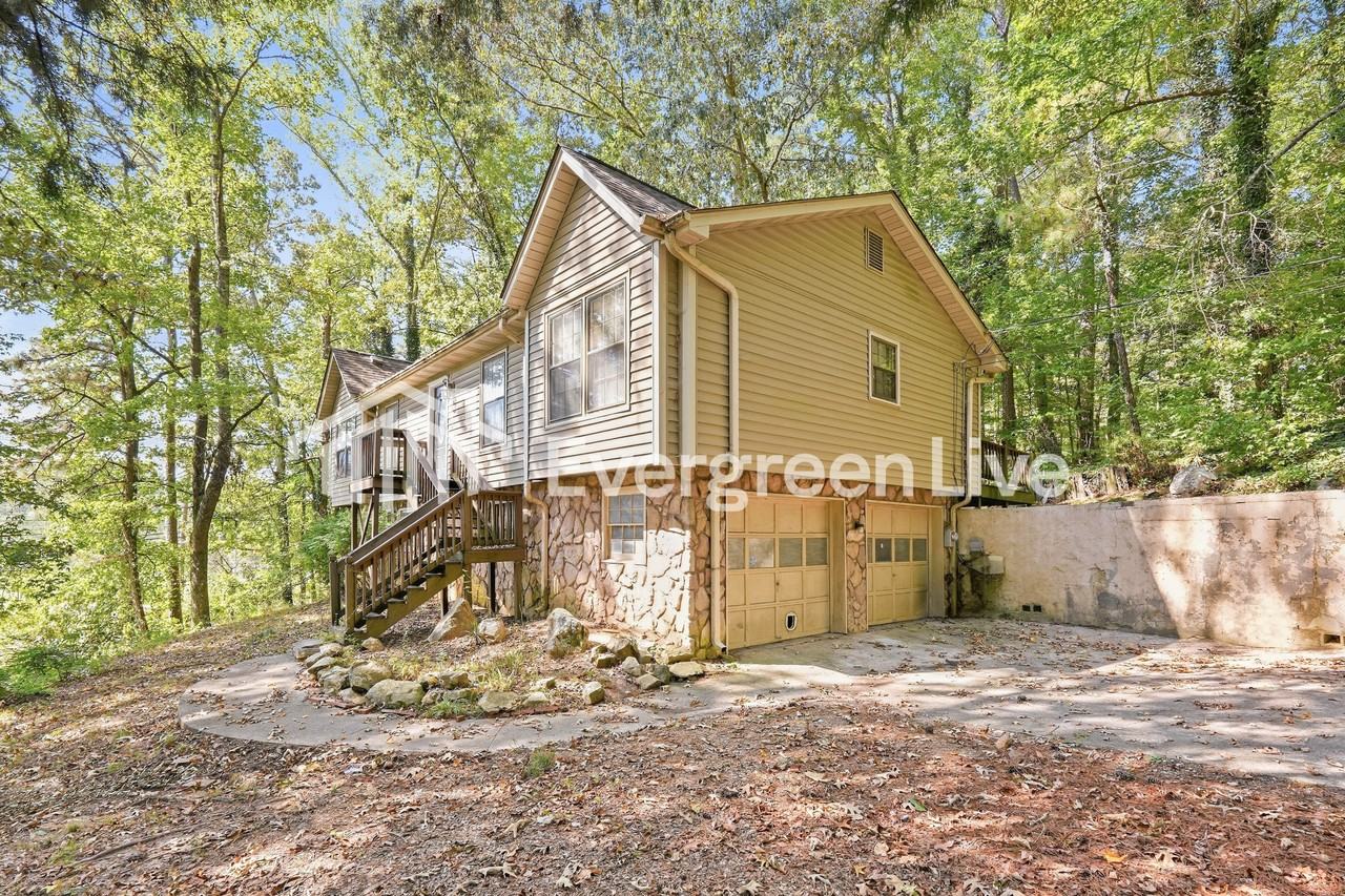 6800 Green Acre Cir - Photo 2 of 14