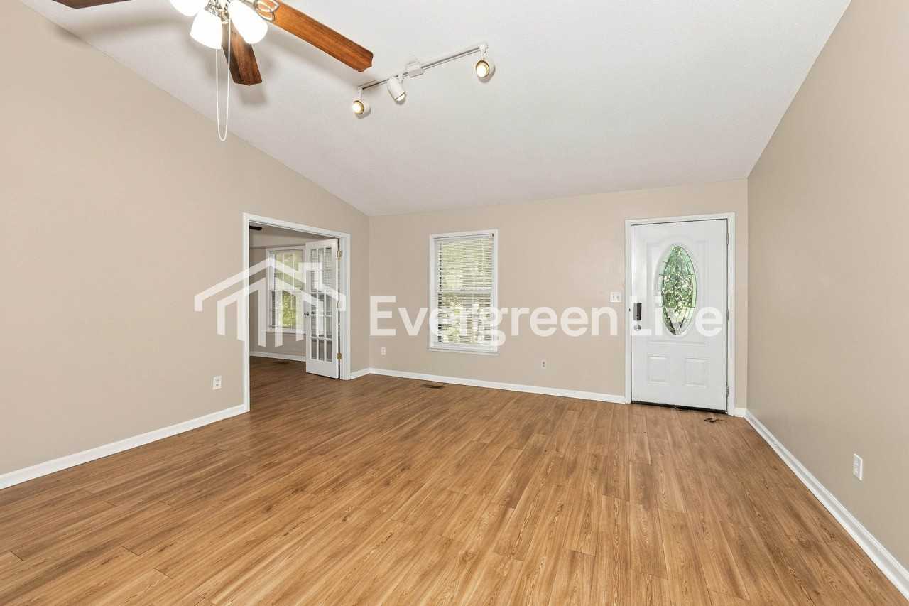 6800 Green Acre Cir - Photo 4 of 14