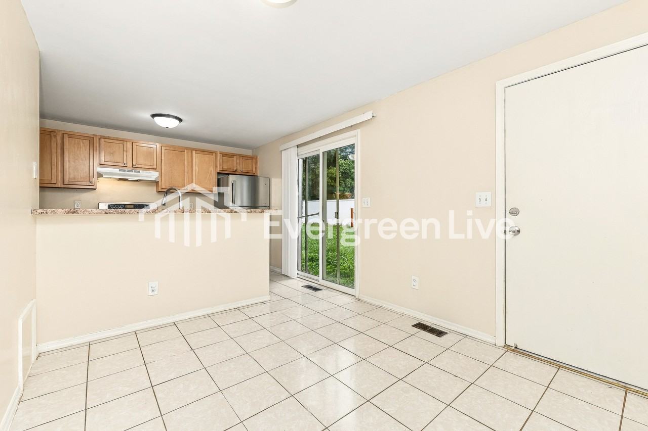 7781 Midforest Ct - Photo 5 of 15