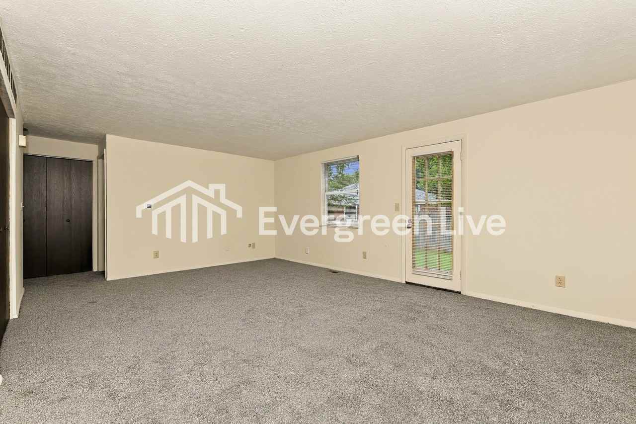 8175 Mount Mckinley Dr - Photo 7 of 15